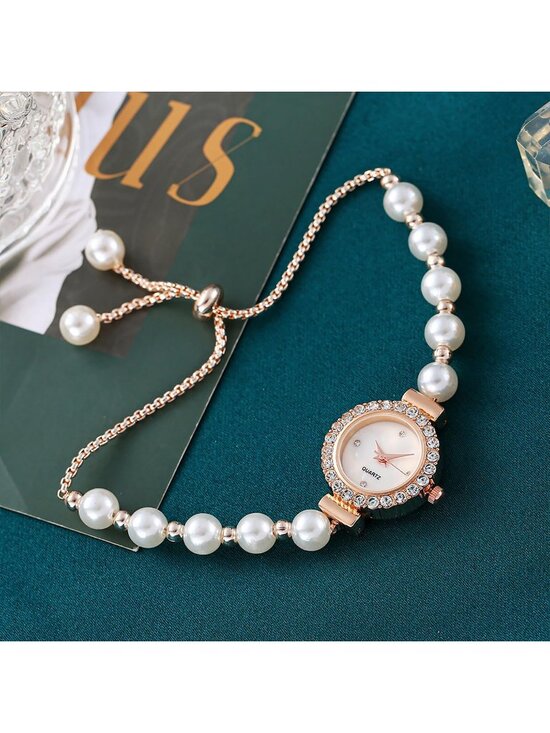 Women\'s White Analog Quartz Light Simple Floral Bracelet Diamond Luxury Watch
